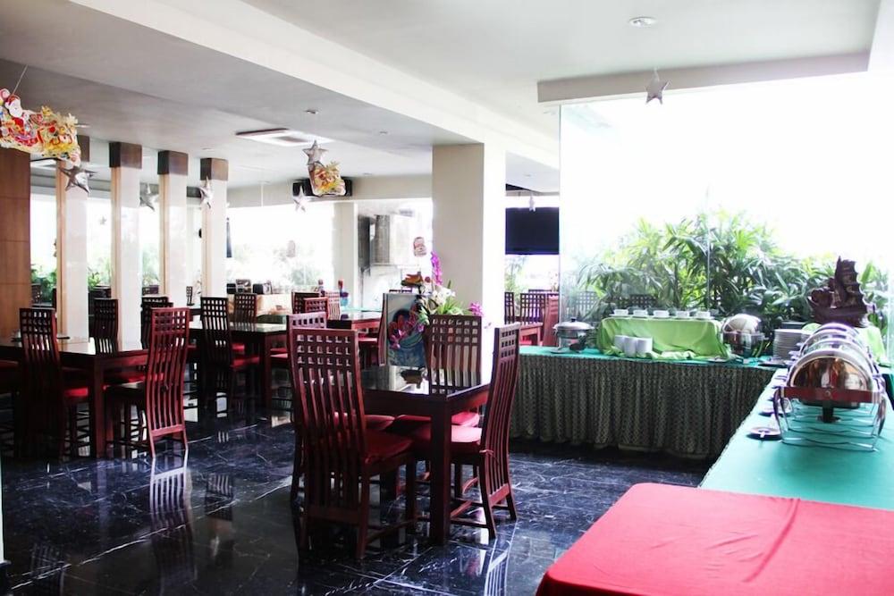 סוראבאיה New Grand Park Hotel מראה חיצוני תמונה