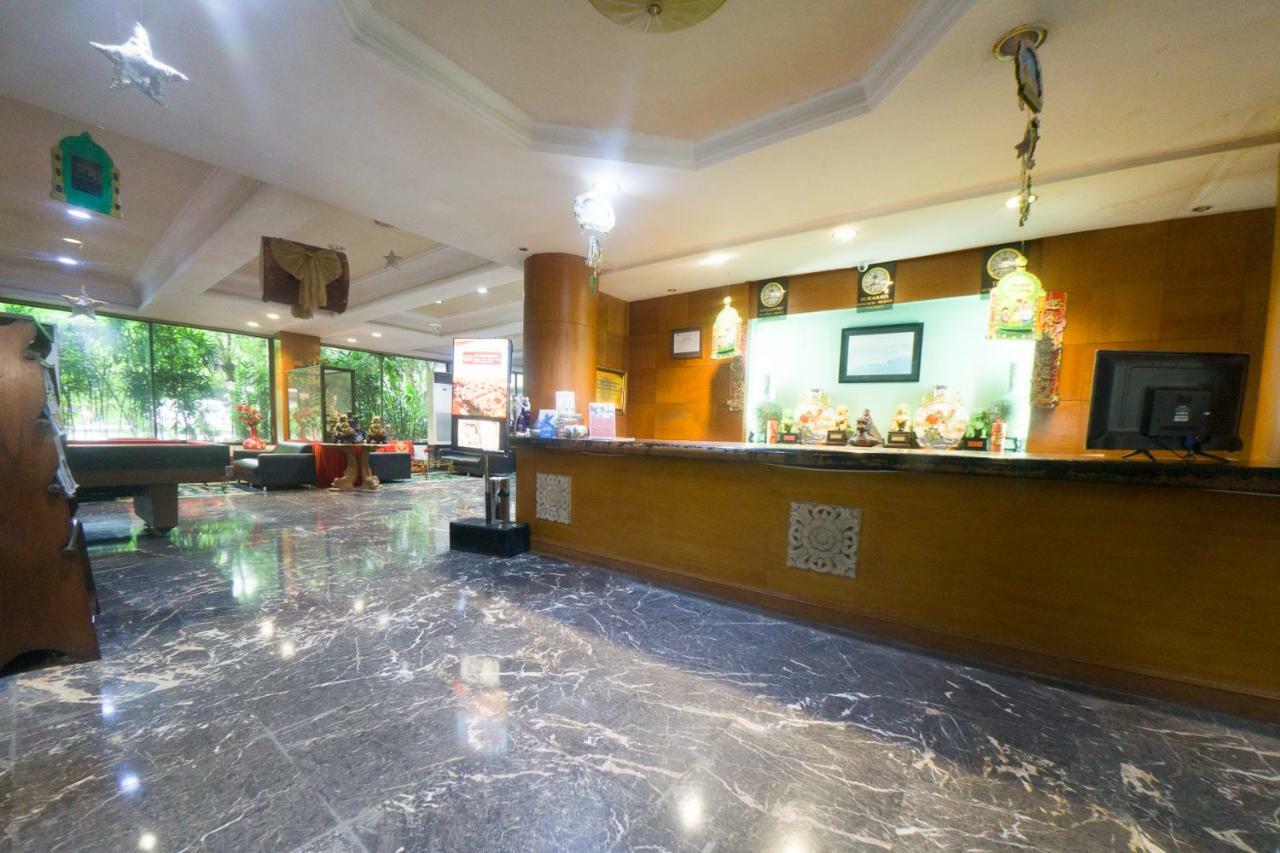 סוראבאיה New Grand Park Hotel מראה חיצוני תמונה